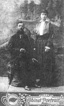 Сенченковы, наши родственники. Отец их семейства (слева) был священником - старовером